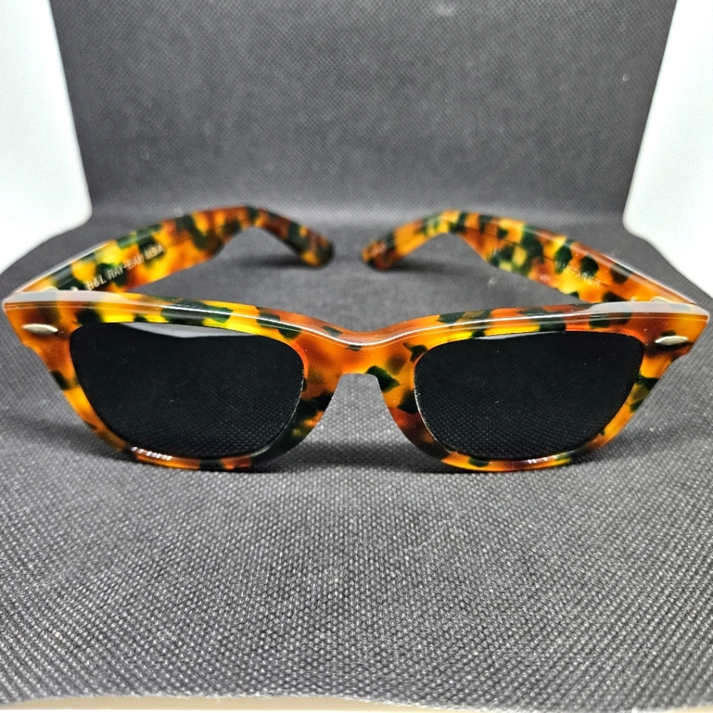 Vintage Ray-Ban RARE Green Tortoise Shell Wayfarer Frame Sunglasses